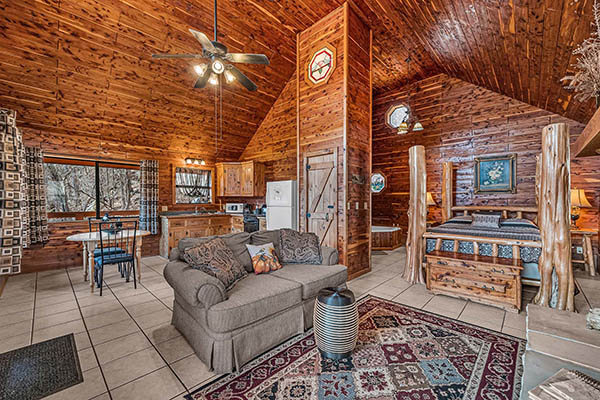 Cedar Chest Treehouse Cabin for couples in Missouri